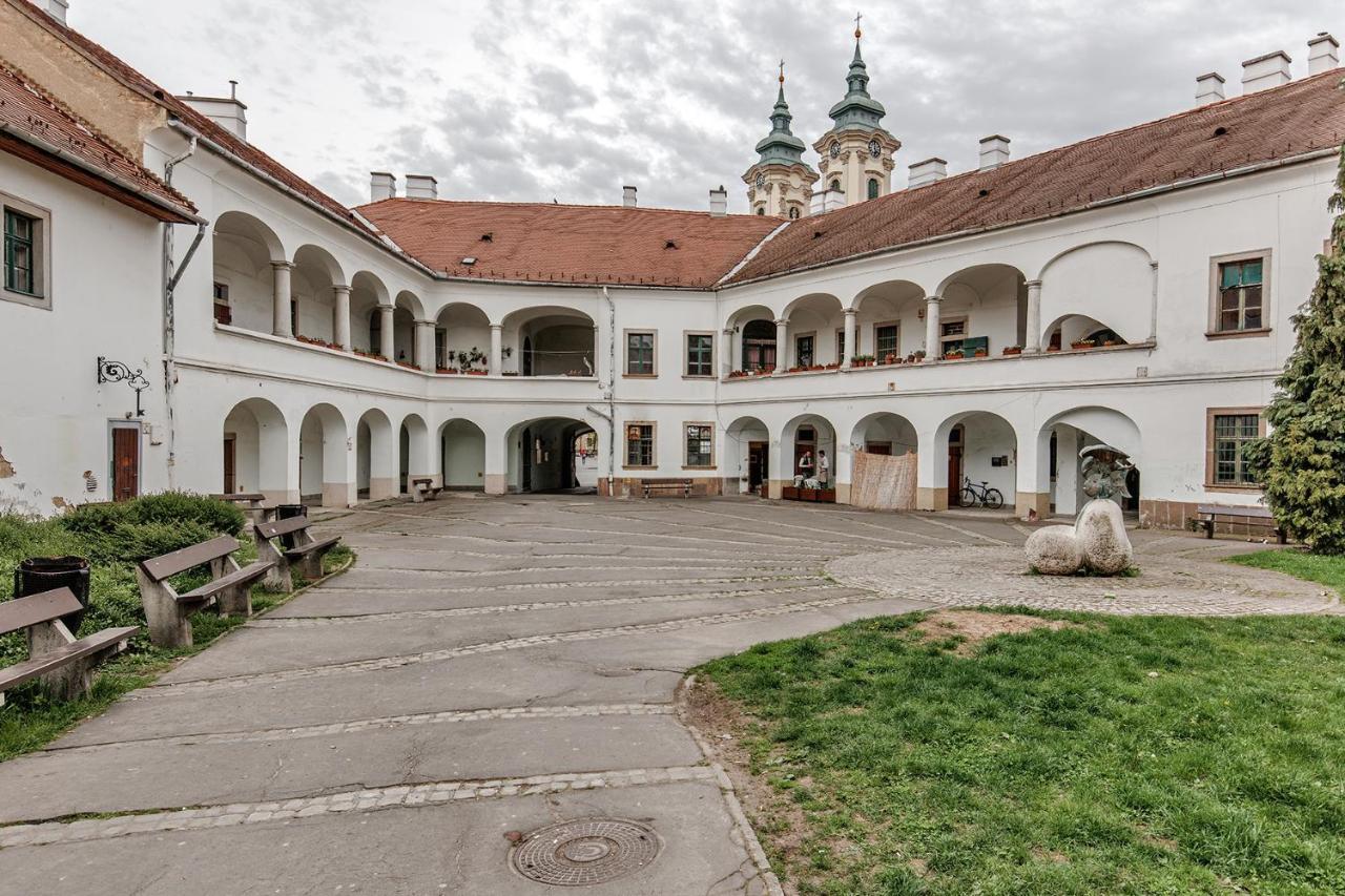 Arany Csillag Apartman Eger Bagian luar foto